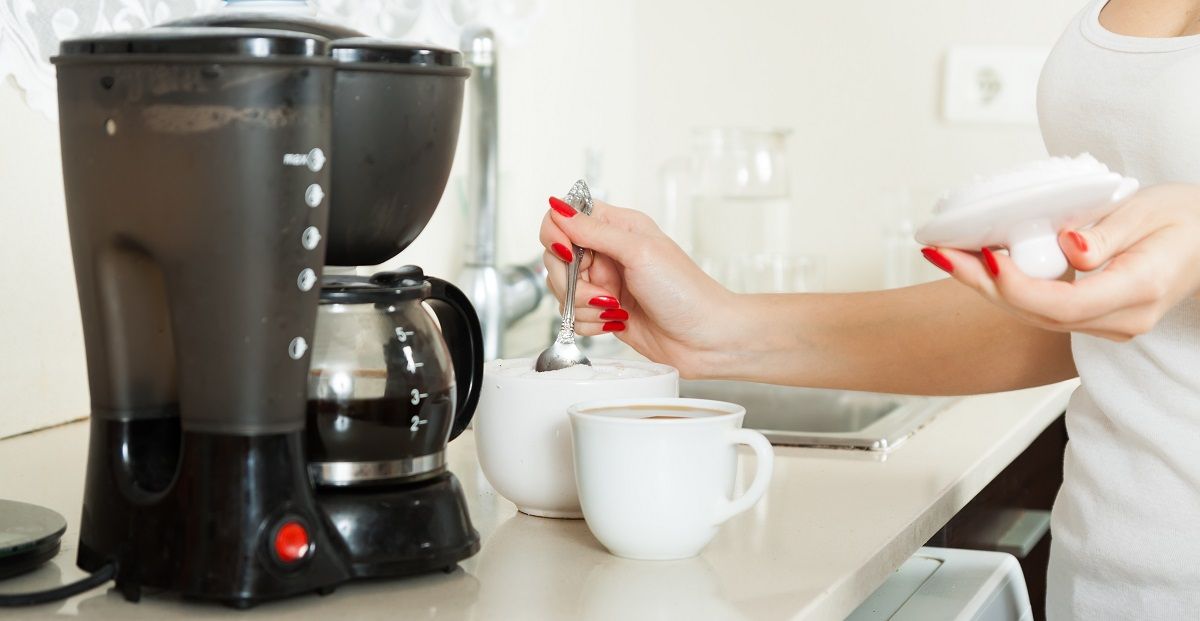 Kaffeemaschine entkalken mit Essig und anderen Hausmitteln