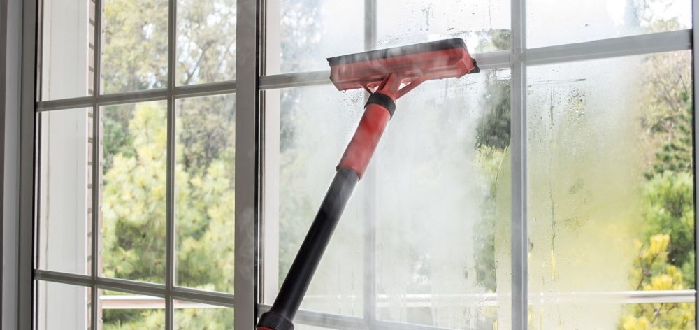 Fenster putzen mit Dampfreiniger